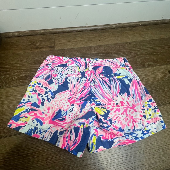 Lilly Pulitzer Callahan Shorts "Indigo Sunken Treasure" - Picture 10 of 12